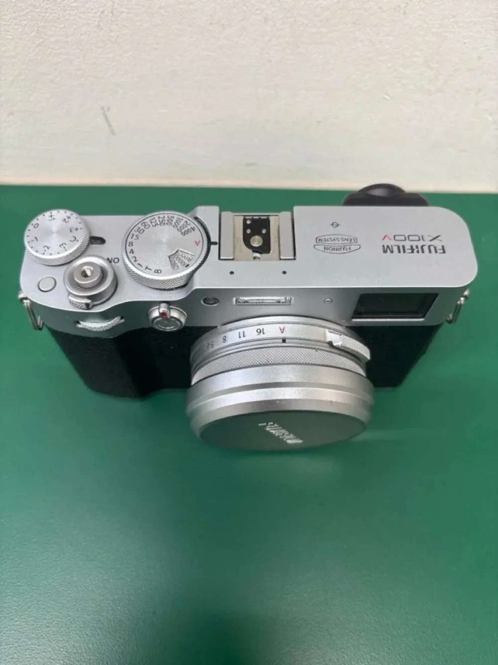 FUJIFILM X100VI DIGITAL CAMERA (SILVER) (E16003632)